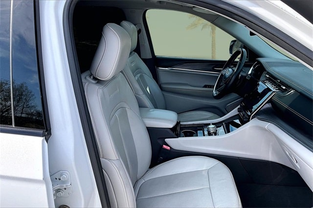 Thumbnail: 2022 Jeep Grand Cherokee - 11