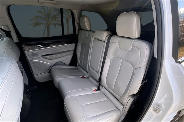 Thumbnail: 2022 Jeep Grand Cherokee - 19