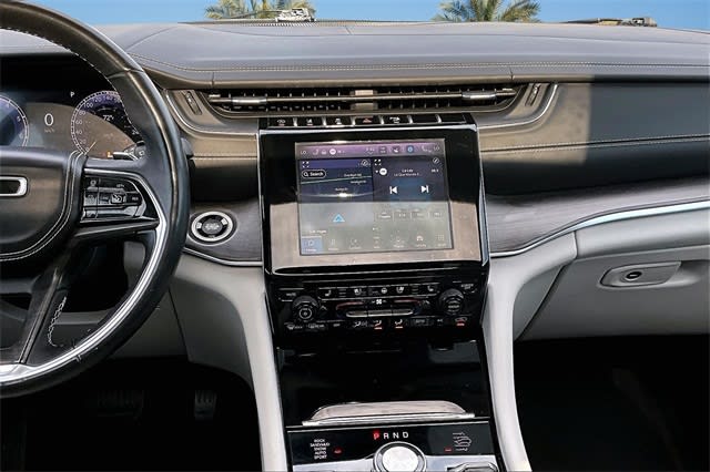 Thumbnail: 2022 Jeep Grand Cherokee - 14