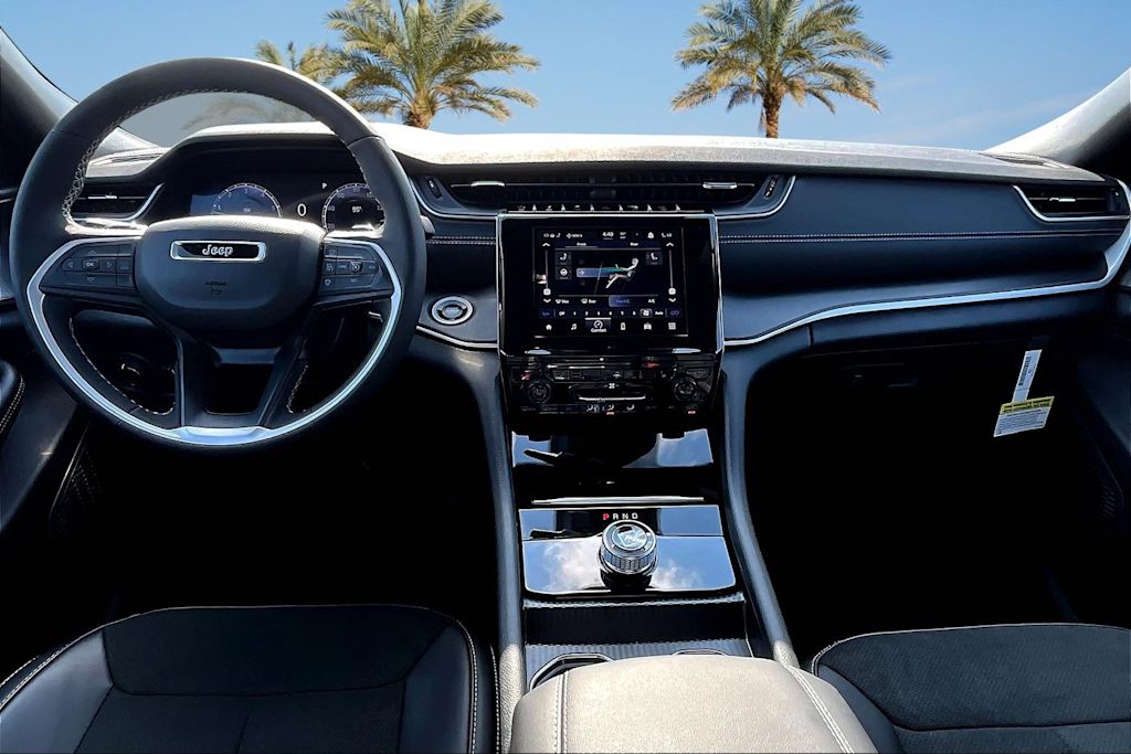 Thumbnail: 2025 Jeep Grand Cherokee L - 9