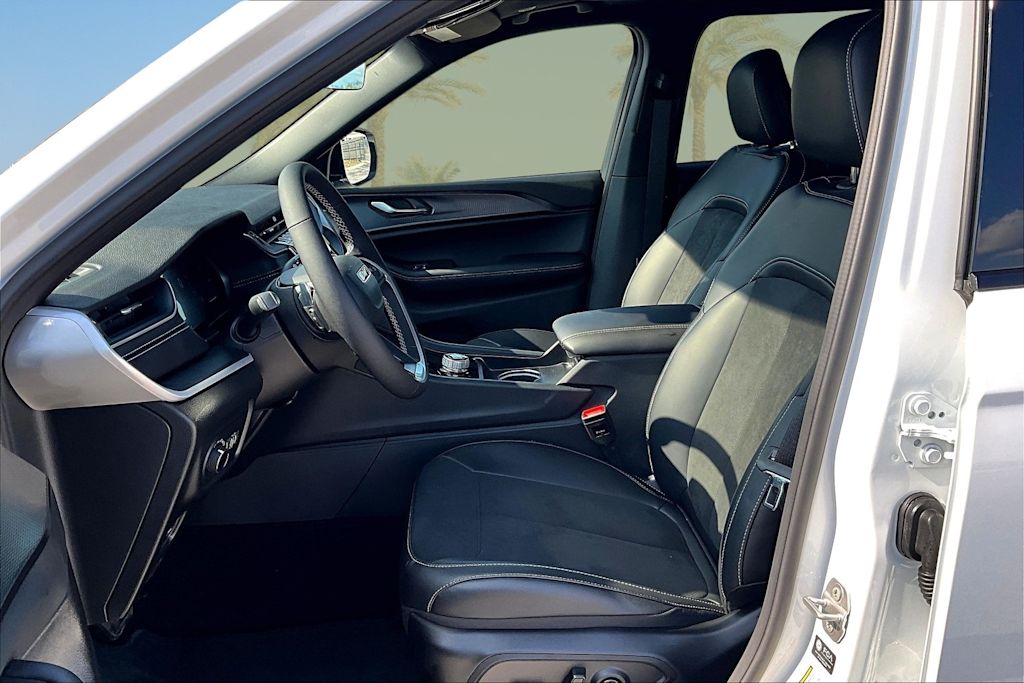 Thumbnail: 2025 Jeep Grand Cherokee L - 10