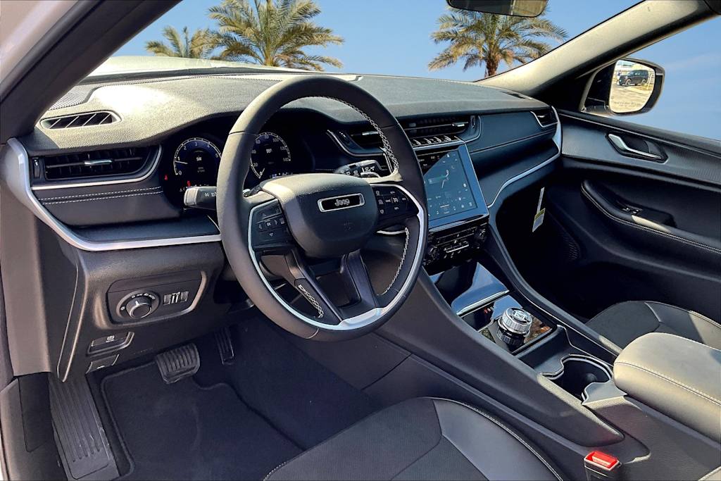 Thumbnail: 2025 Jeep Grand Cherokee L - 2