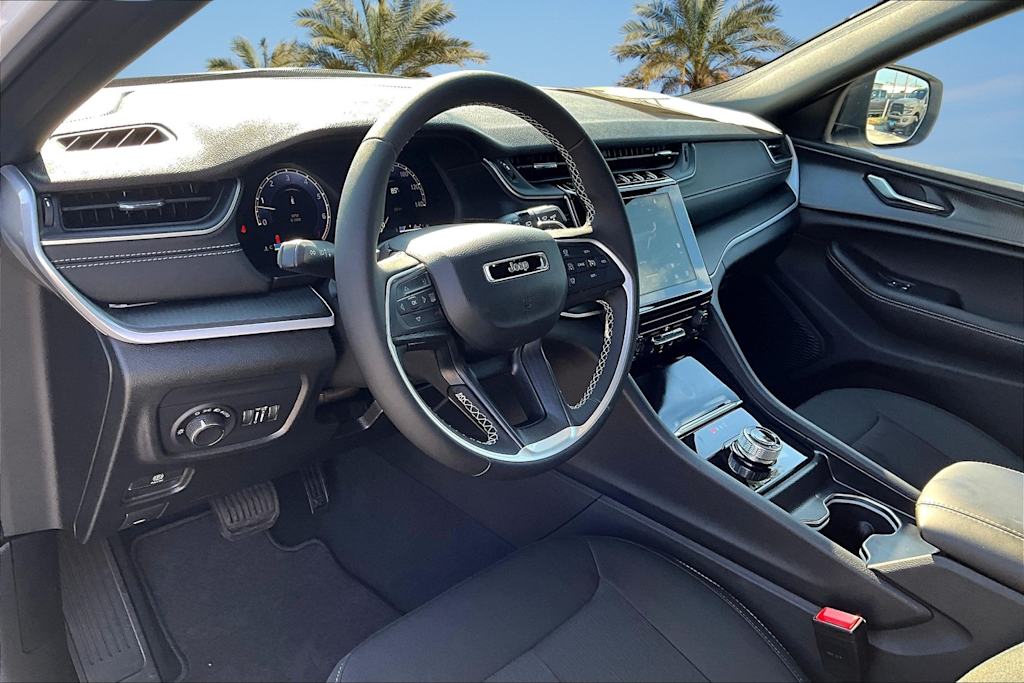 Thumbnail: 2025 Jeep Grand Cherokee L - 2