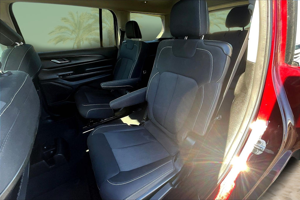 Thumbnail: 2023 Jeep Grand Cherokee L - 20