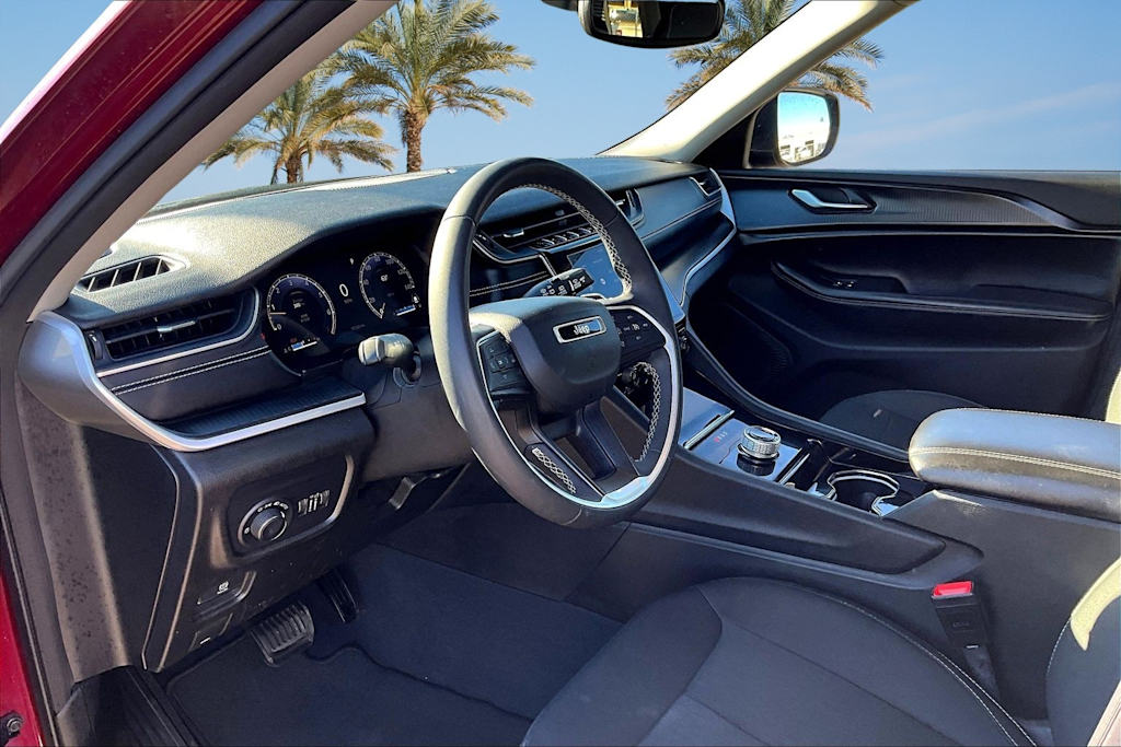 Thumbnail: 2023 Jeep Grand Cherokee L - 2