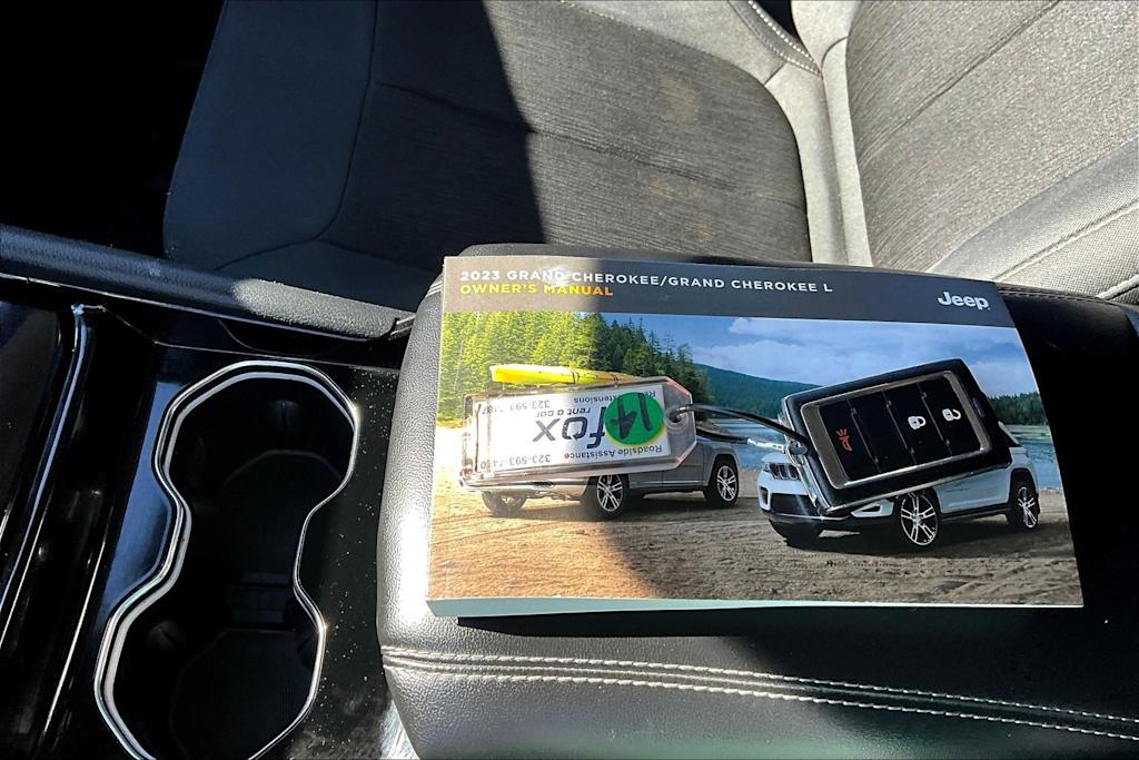Thumbnail: 2023 Jeep Grand Cherokee L - 18