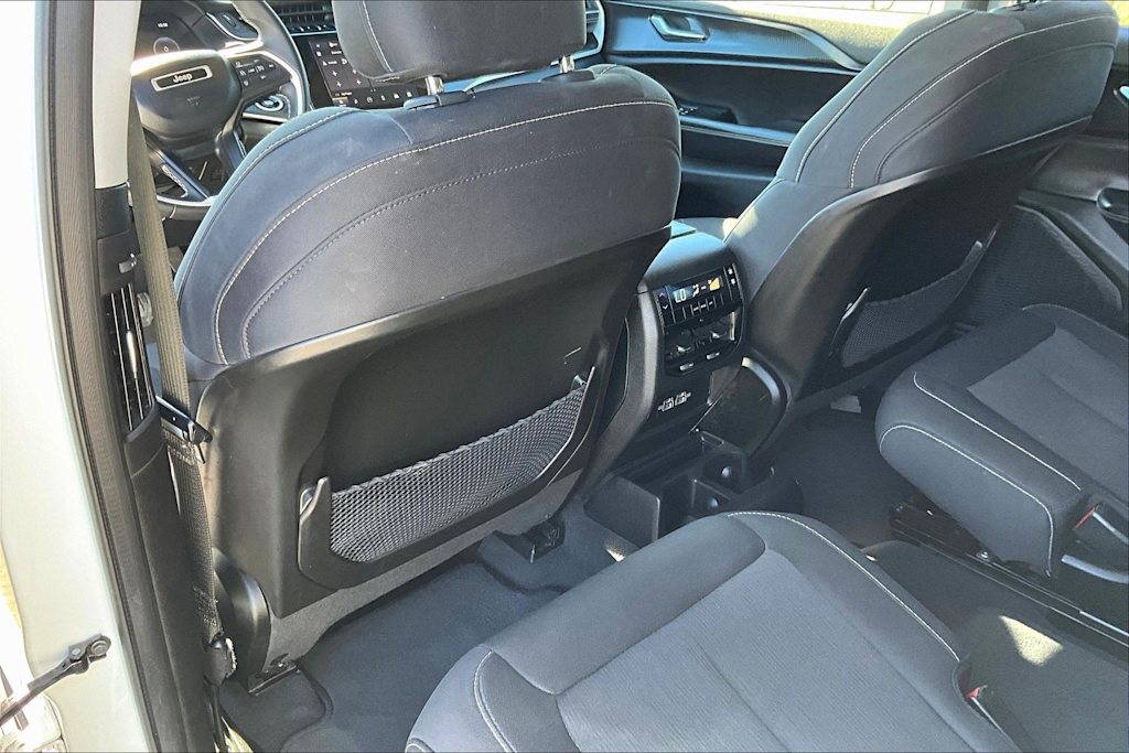 Thumbnail: 2023 Jeep Grand Cherokee L - 12