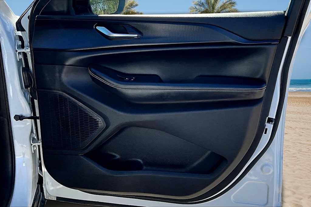 Thumbnail: 2023 Jeep Grand Cherokee L - 28