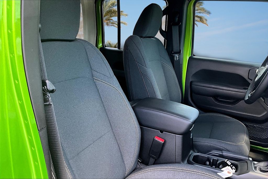 Thumbnail: 2025 Jeep Wrangler - 21