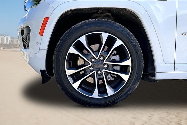 Thumbnail: 2023 Jeep Grand Cherokee - 7