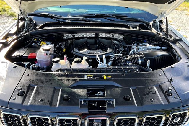 Thumbnail: 2023 Jeep Grand Cherokee - 8