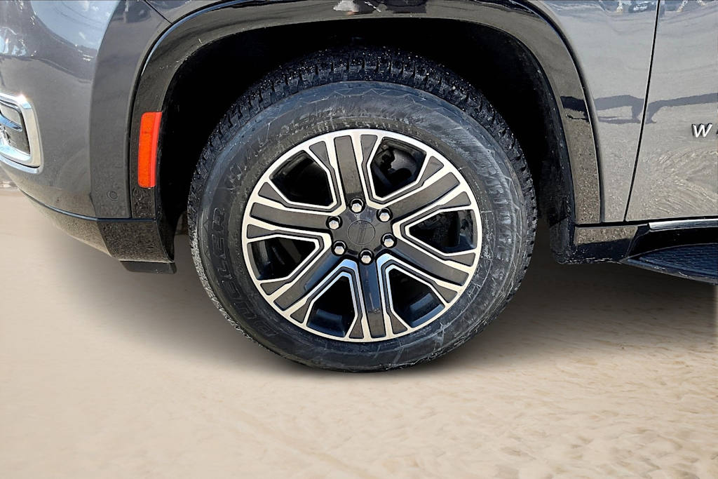 Thumbnail: 2023 Jeep Wagoneer - 8