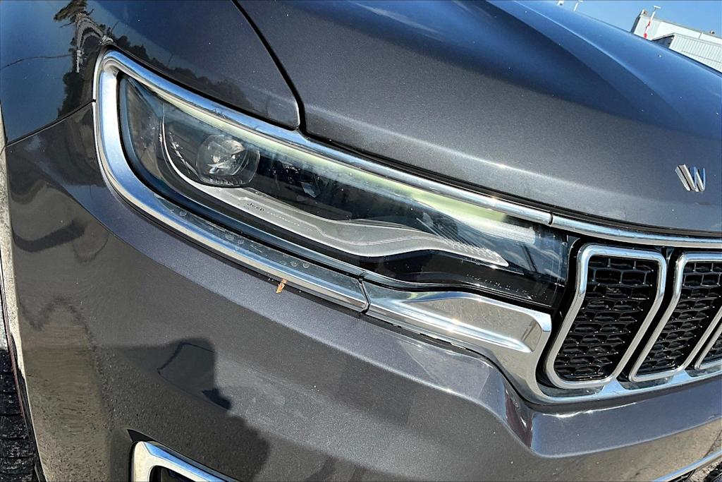 Thumbnail: 2023 Jeep Wagoneer - 31