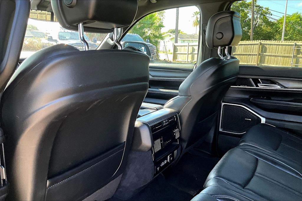 Thumbnail: 2023 Jeep Wagoneer - 13