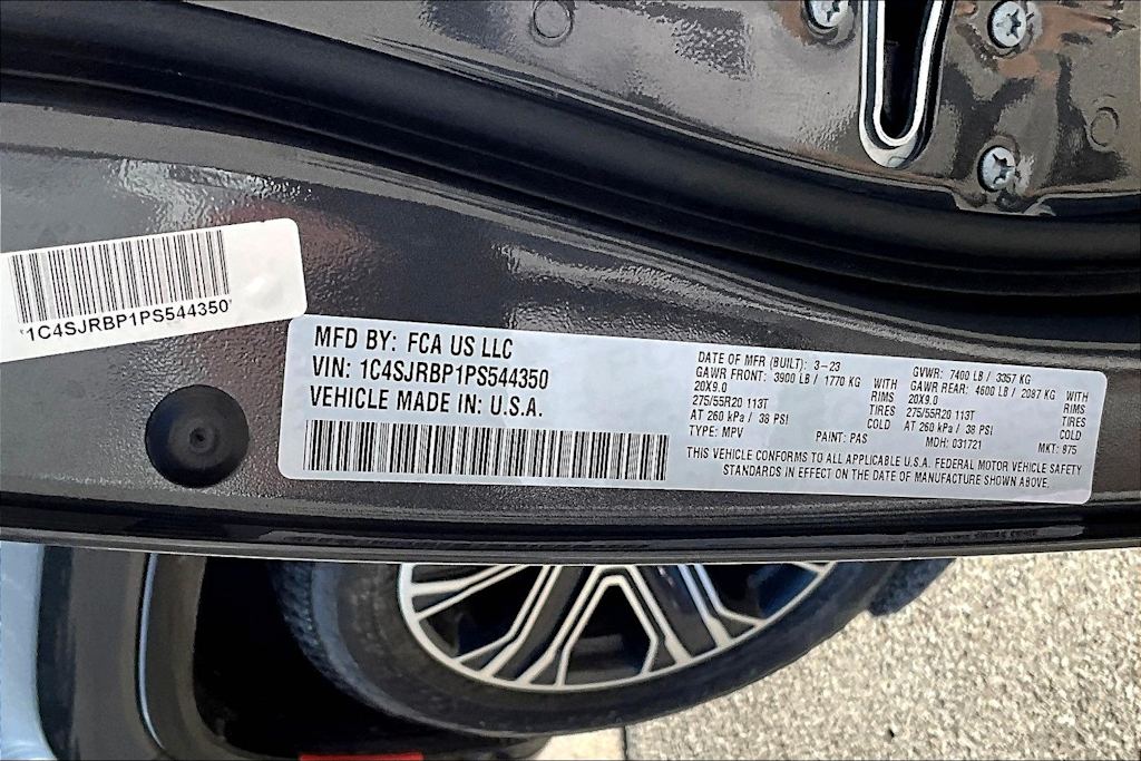 Thumbnail: 2023 Jeep Wagoneer - 19