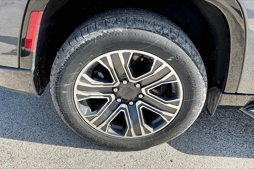 Thumbnail: 2023 Jeep Wagoneer - 35