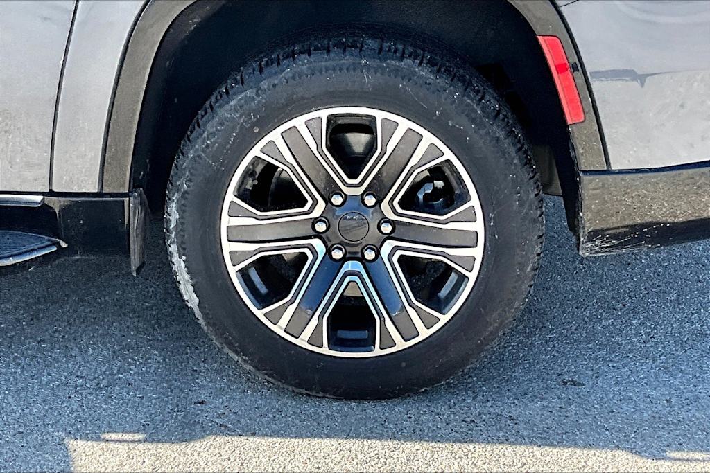 Thumbnail: 2023 Jeep Wagoneer - 36