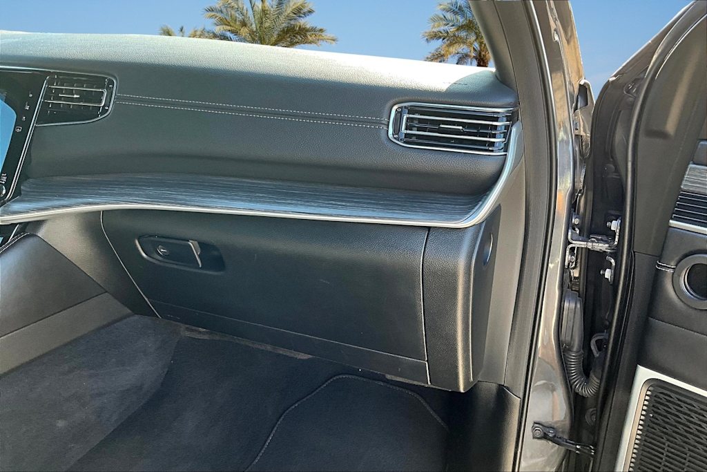 Thumbnail: 2023 Jeep Wagoneer - 25