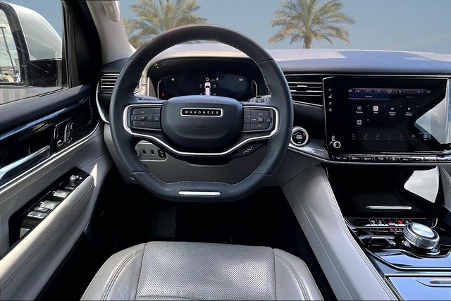 Thumbnail: 2022 Jeep Wagoneer - 14