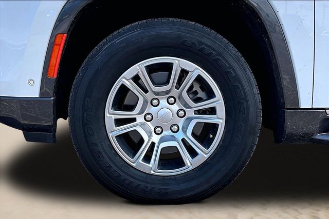 Thumbnail: 2022 Jeep Wagoneer - 8