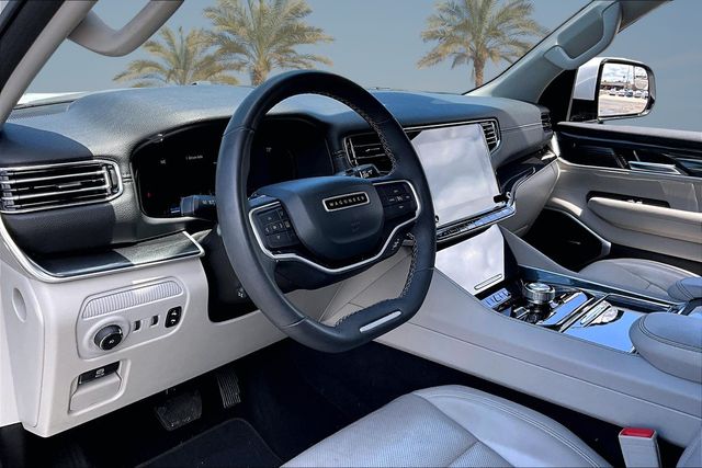 Thumbnail: 2022 Jeep Wagoneer - 2