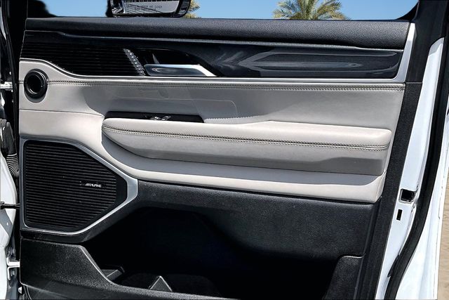 Thumbnail: 2022 Jeep Wagoneer - 27
