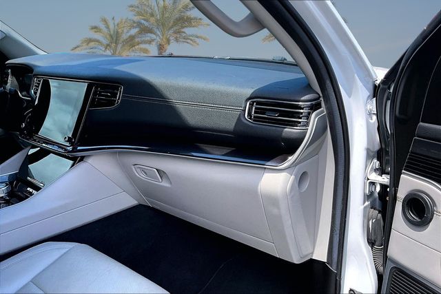 Thumbnail: 2022 Jeep Wagoneer - 15