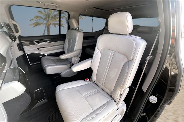 Thumbnail: 2022 Jeep Wagoneer - 9