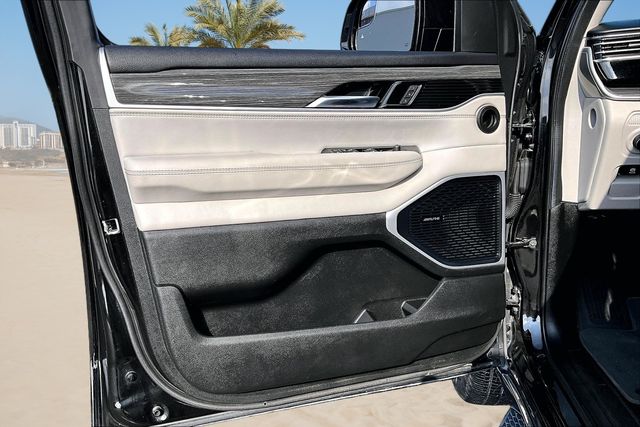 Thumbnail: 2022 Jeep Wagoneer - 17