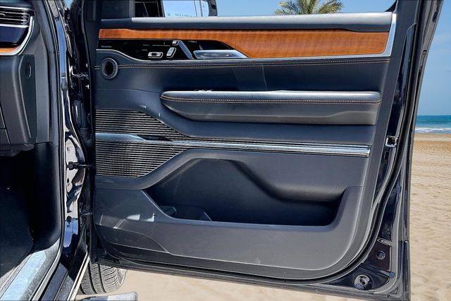 Thumbnail: 2023 Jeep Grand Wagoneer - 18