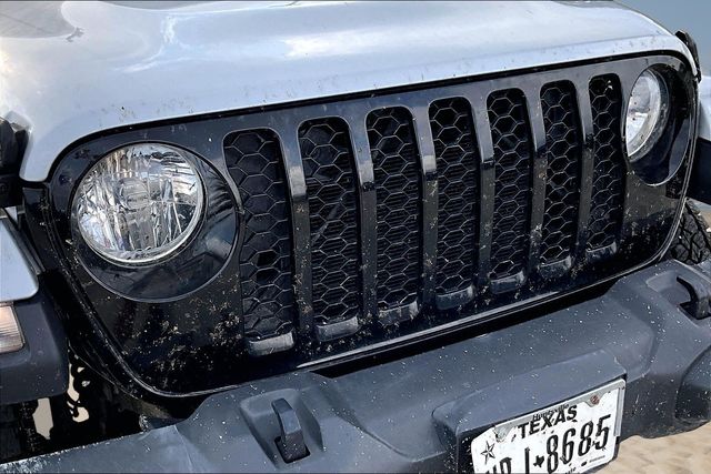 Thumbnail: 2023 Jeep Gladiator - 21