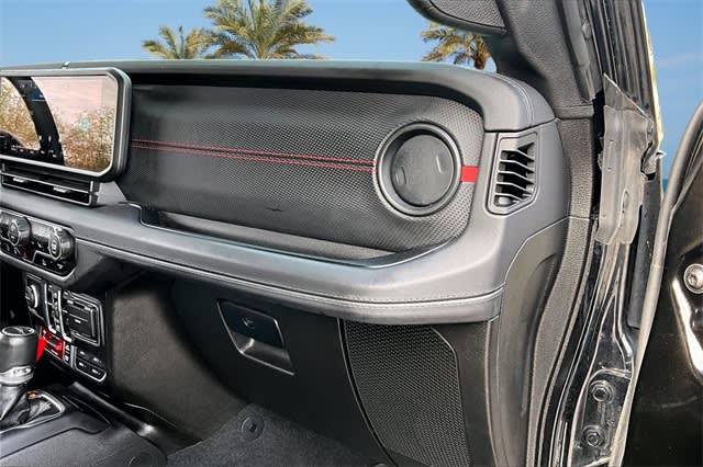 Thumbnail: 2024 Jeep Gladiator - 21