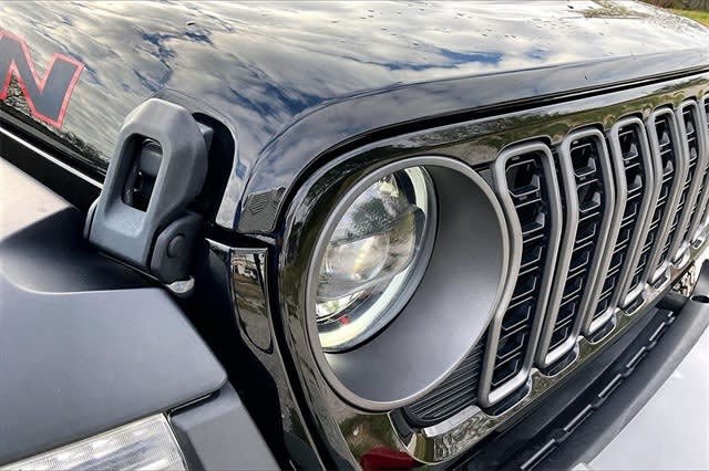 Thumbnail: 2024 Jeep Gladiator - 28