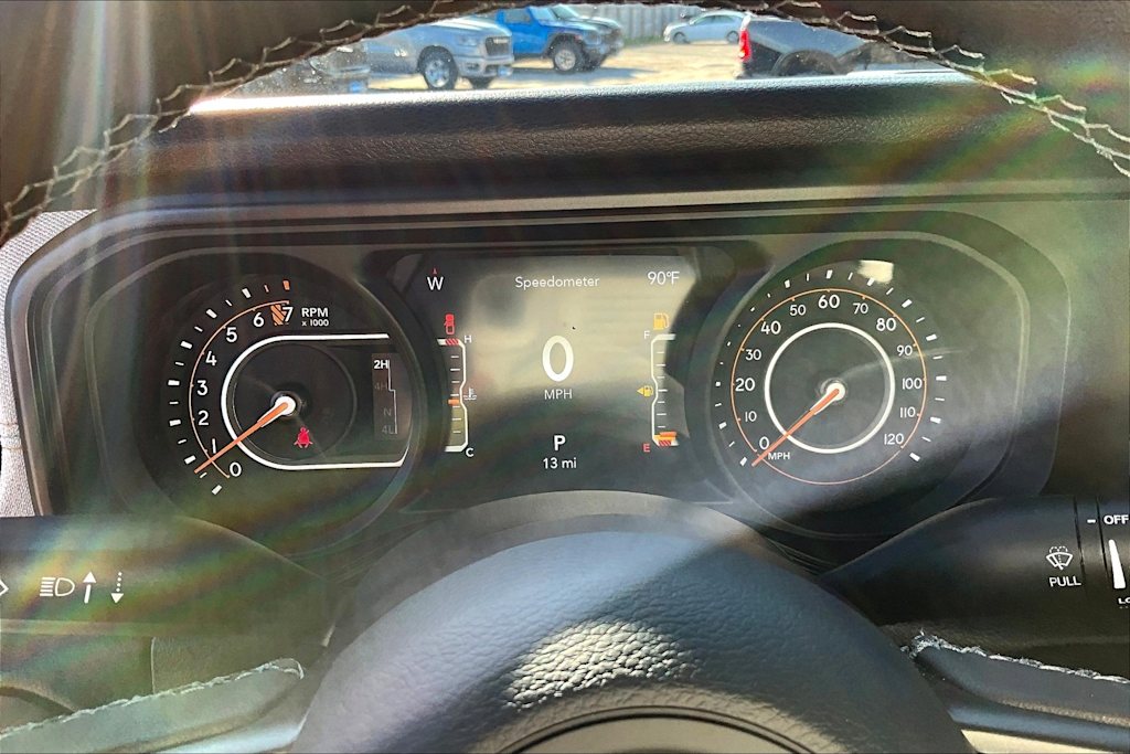 Thumbnail: 2025 Jeep Gladiator - 21