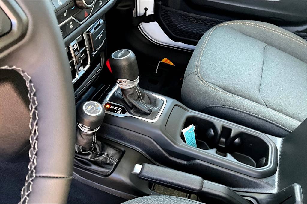 Thumbnail: 2025 Jeep Gladiator - 15