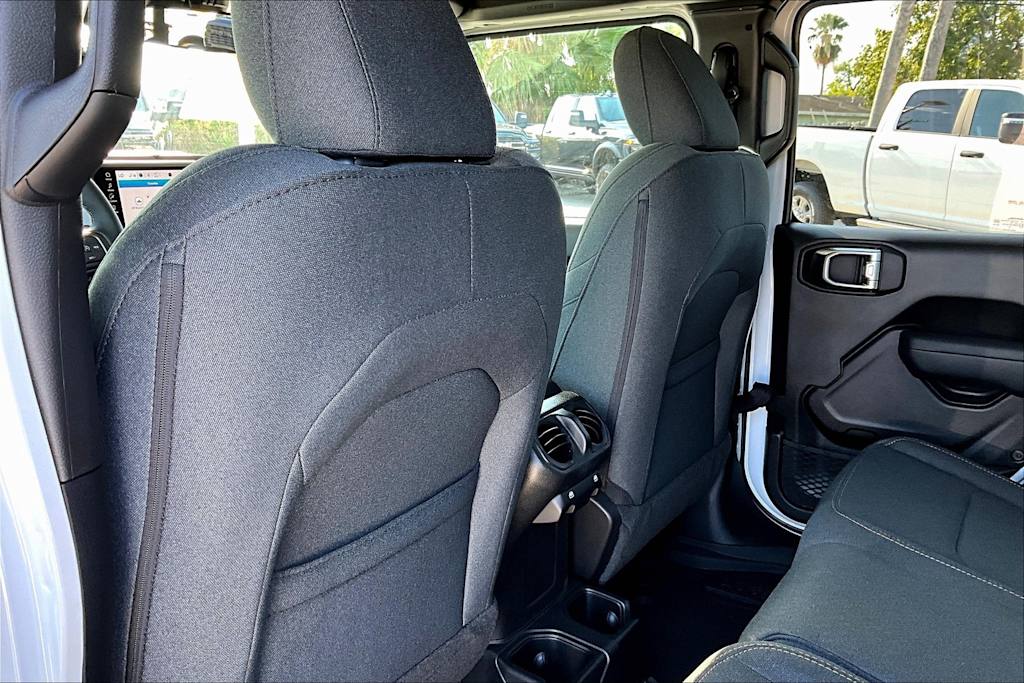 Thumbnail: 2025 Jeep Gladiator - 11