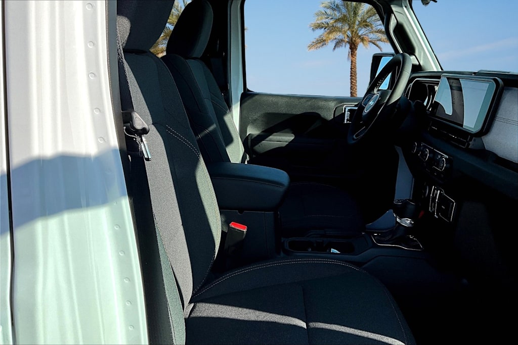 Thumbnail: 2025 Jeep Gladiator - 19