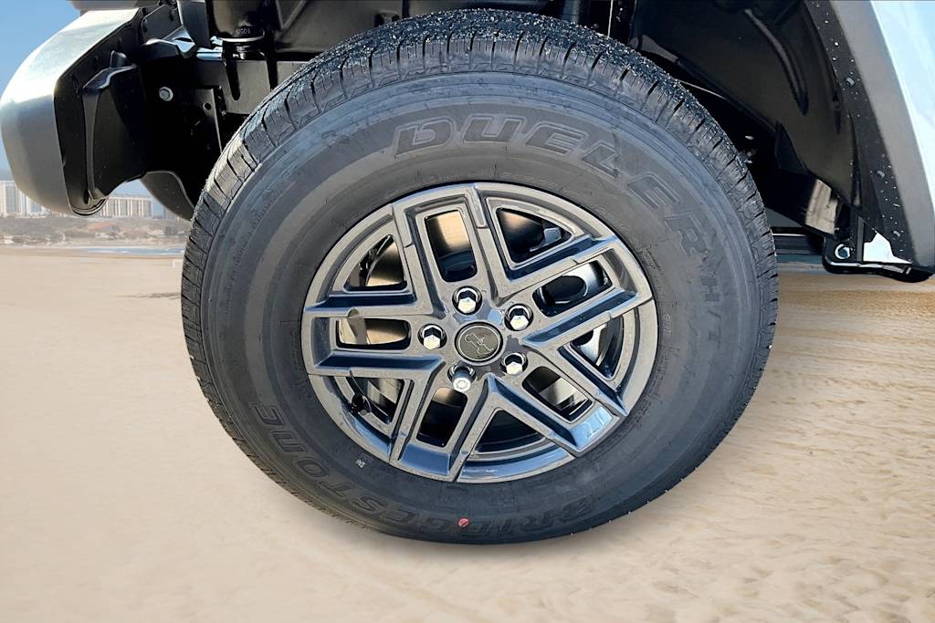 Thumbnail: 2025 Jeep Gladiator - 7