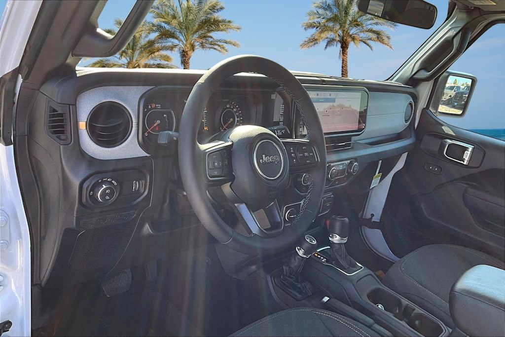 Thumbnail: 2025 Jeep Gladiator - 2