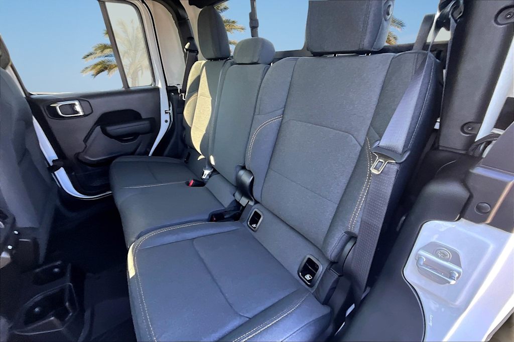 Thumbnail: 2025 Jeep Gladiator - 12