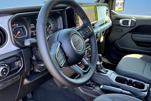 Thumbnail: 2025 Jeep Gladiator - 2