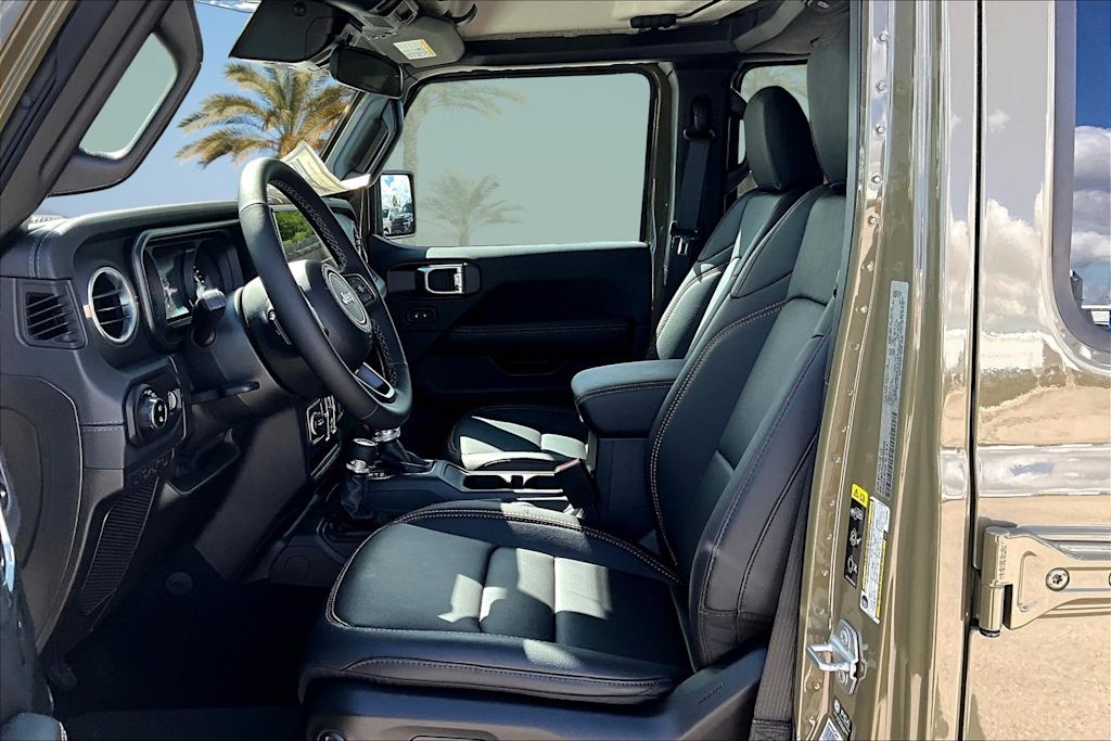 Thumbnail: 2025 Jeep Gladiator - 10