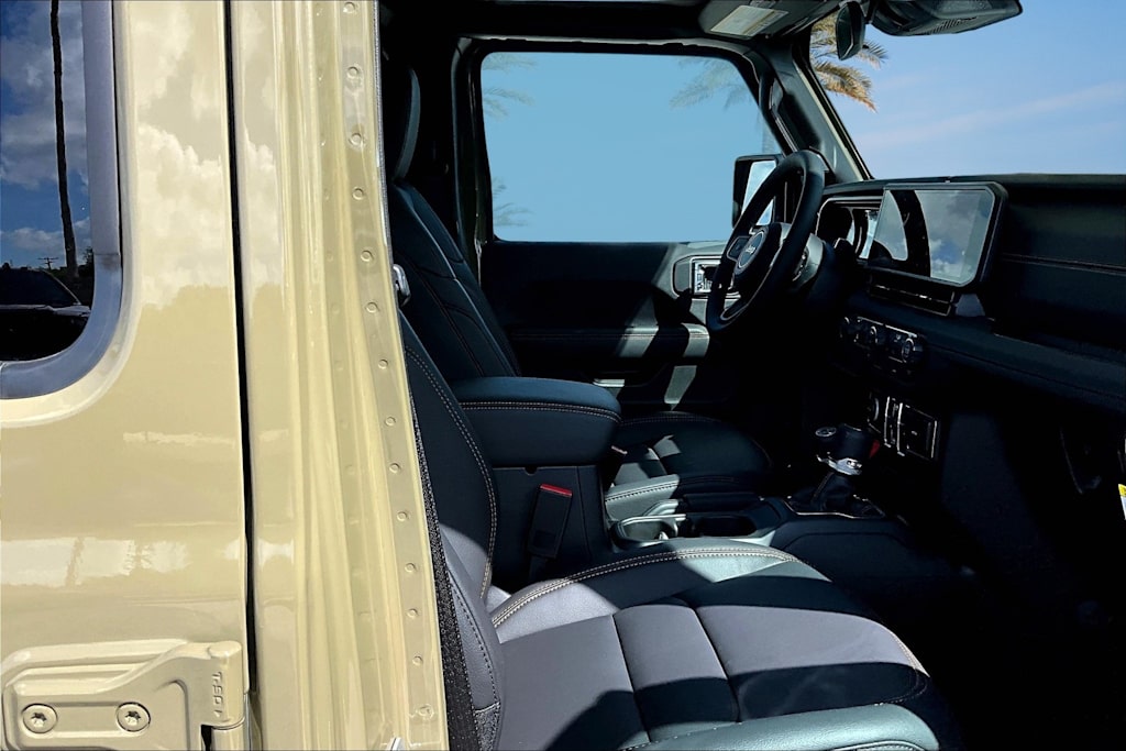 Thumbnail: 2025 Jeep Gladiator - 11