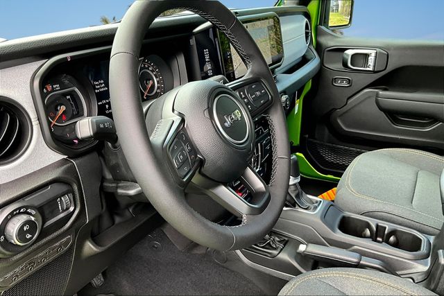Thumbnail: 2025 Jeep Gladiator - 2
