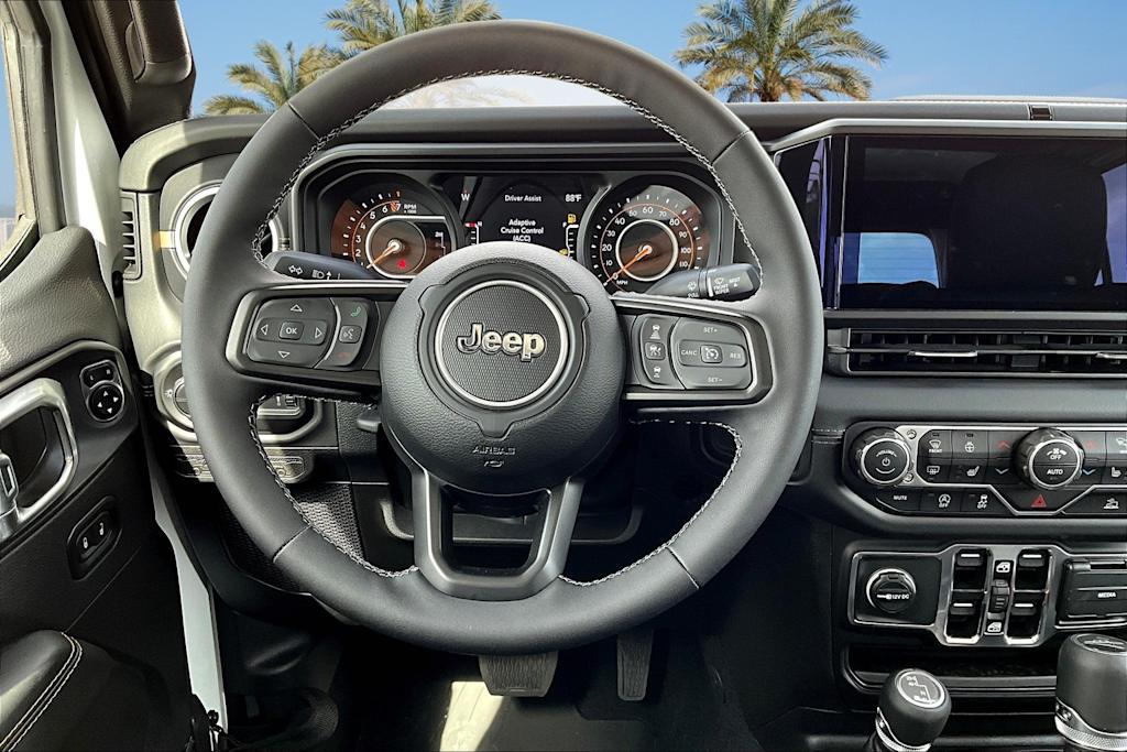 Thumbnail: 2025 Jeep Gladiator - 14