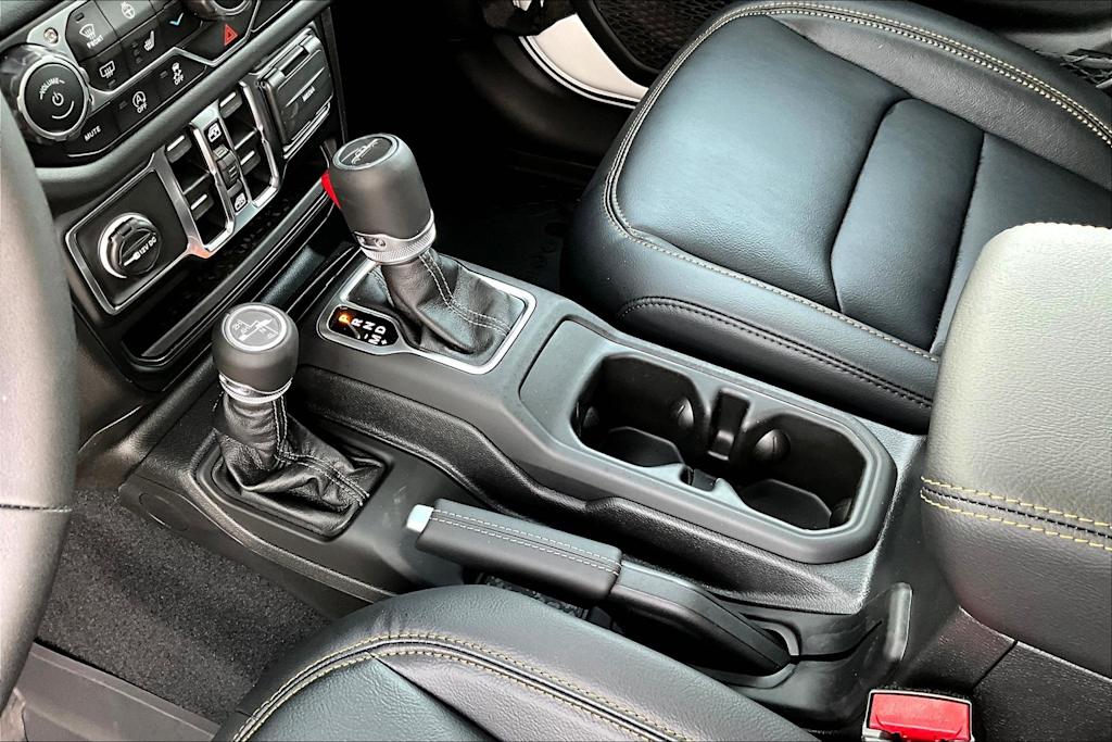 Thumbnail: 2025 Jeep Gladiator - 16