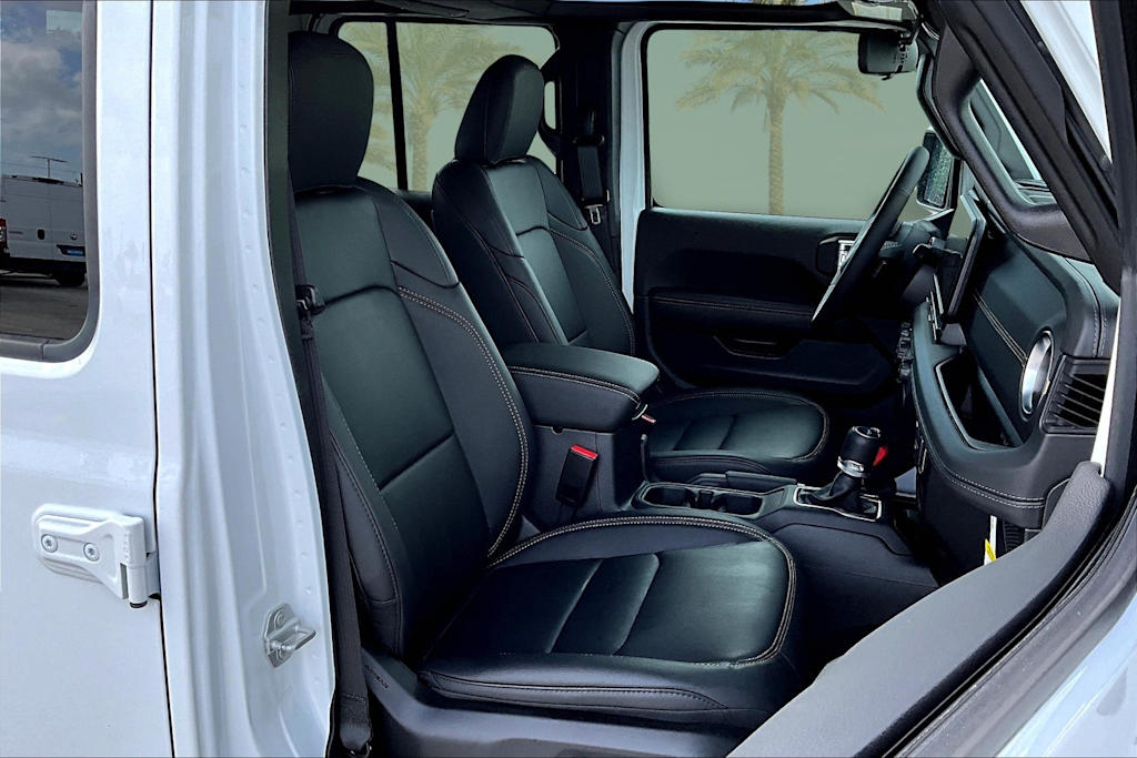 Thumbnail: 2025 Jeep Gladiator - 12