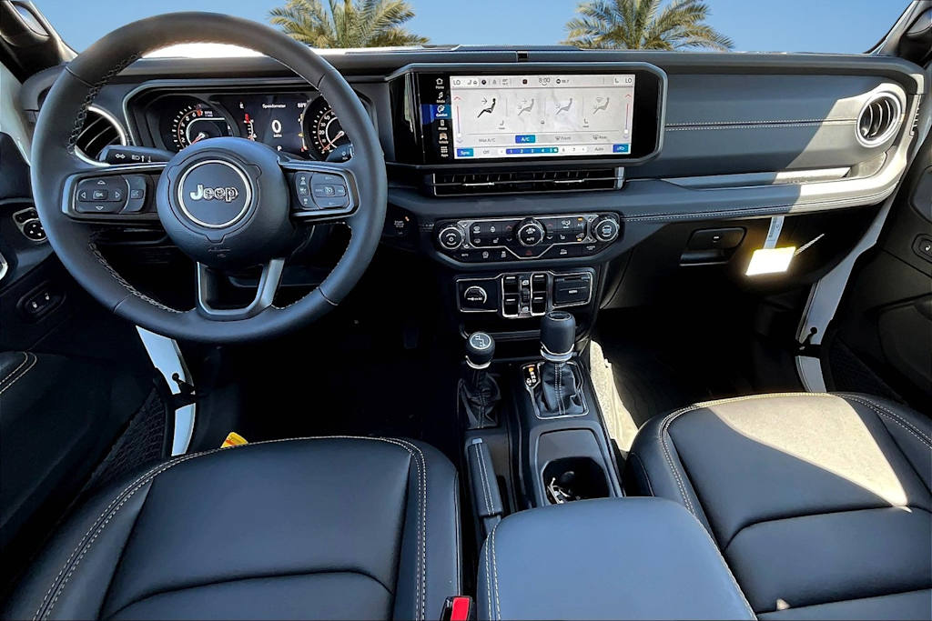 Thumbnail: 2025 Jeep Gladiator - 10