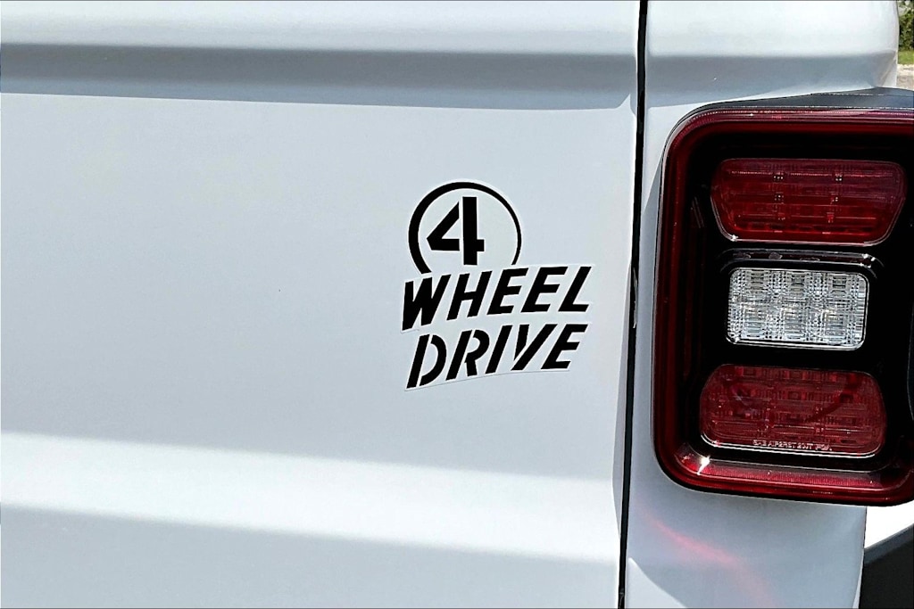 Thumbnail: 2025 Jeep Gladiator - 5