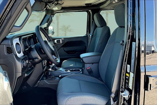 Thumbnail: 2025 Jeep Gladiator - 10